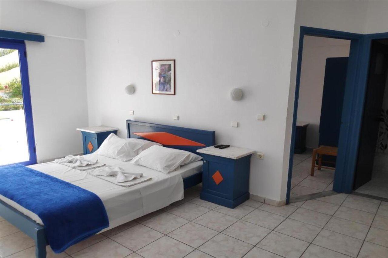 Leonidas Studios & Apartments Джорджополис Екстериор снимка