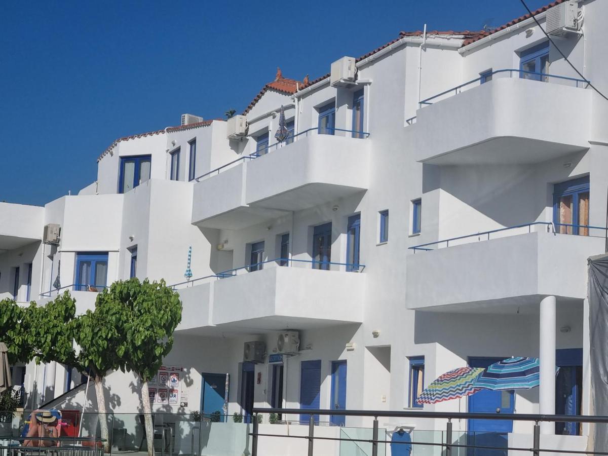 Leonidas Studios & Apartments Джорджополис Екстериор снимка
