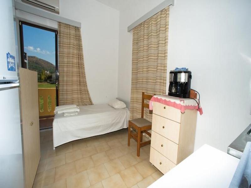 Leonidas Studios & Apartments Джорджополис Екстериор снимка