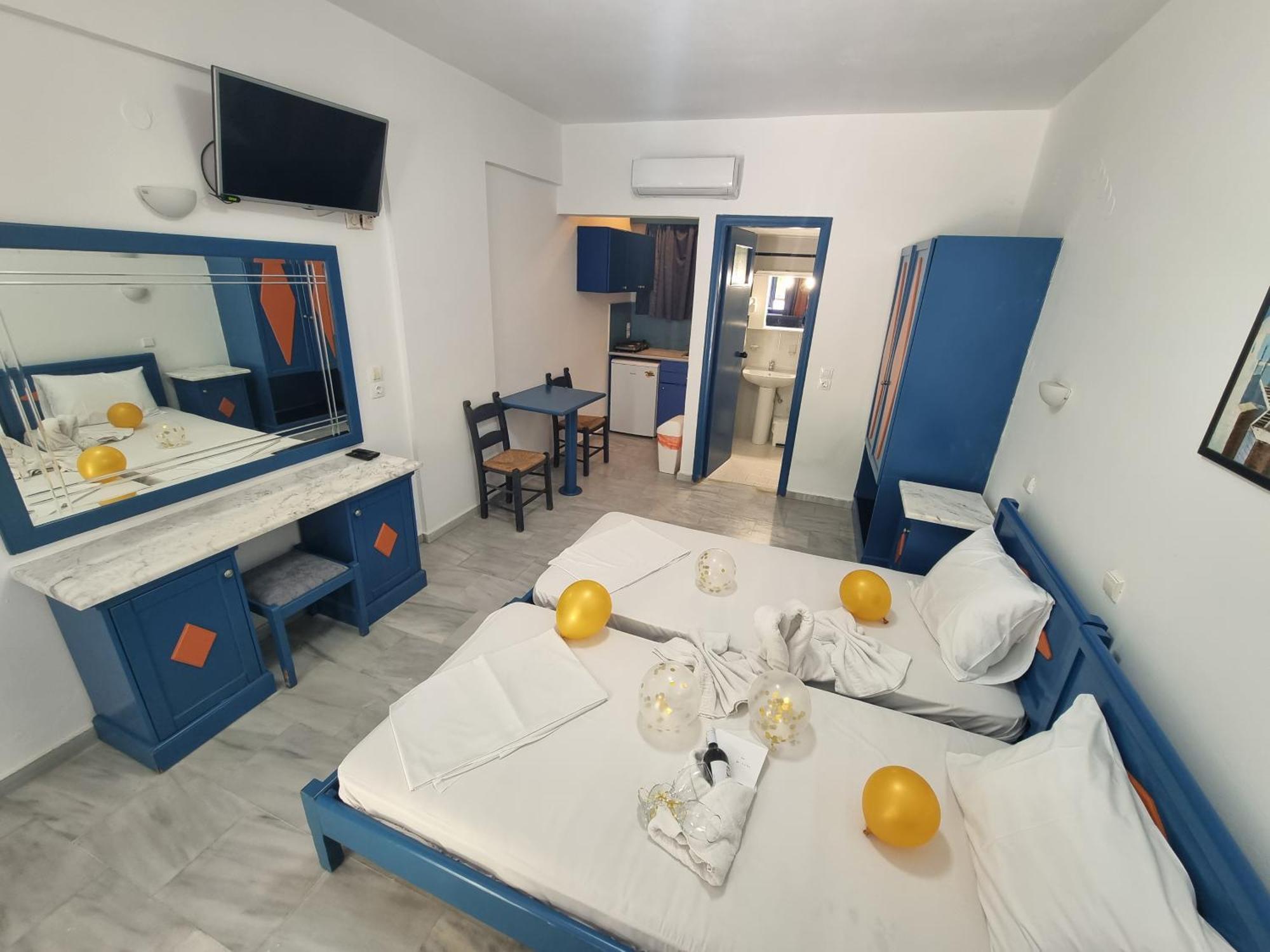 Leonidas Studios & Apartments Джорджополис Екстериор снимка