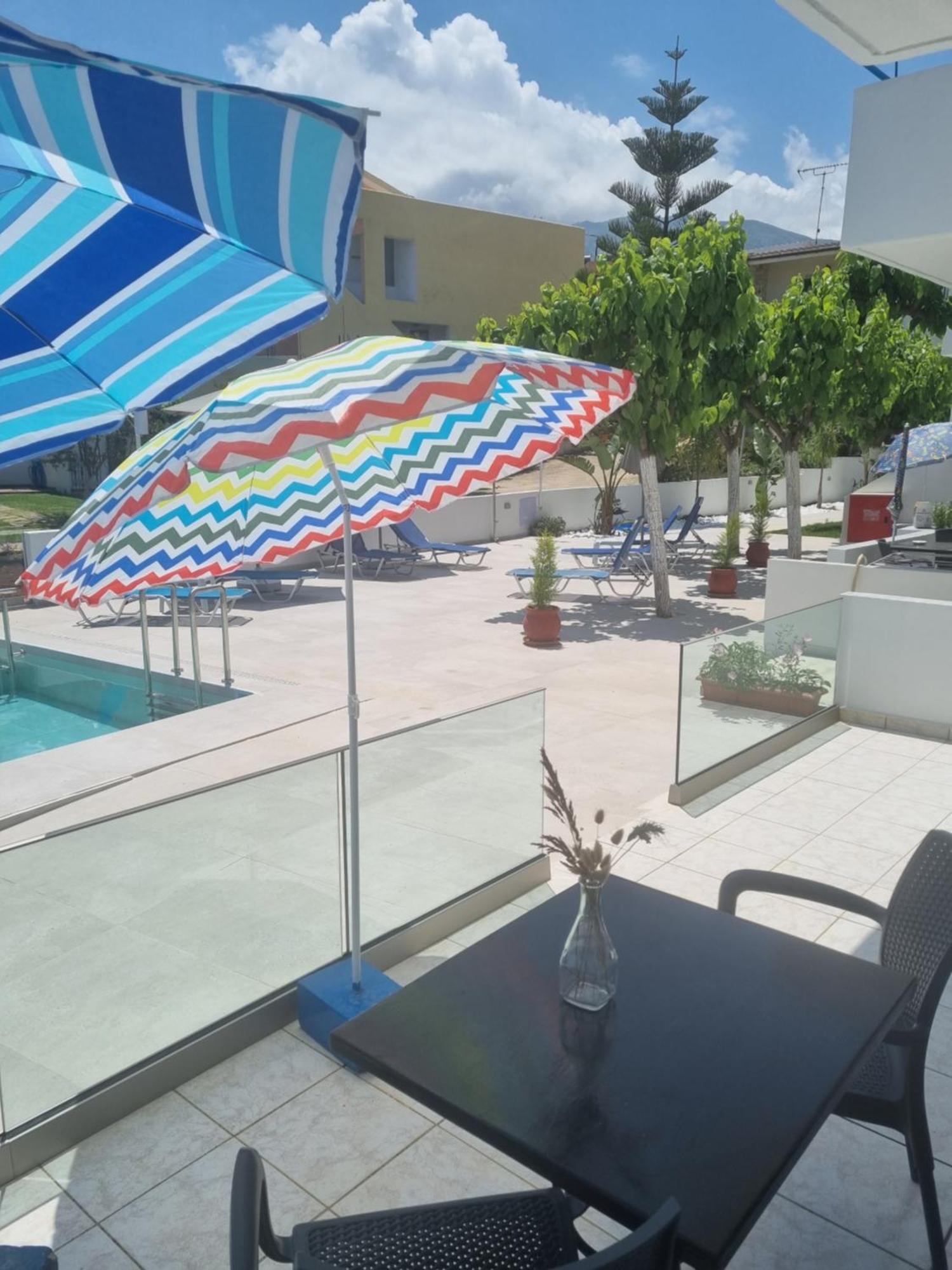 Leonidas Studios & Apartments Джорджополис Екстериор снимка