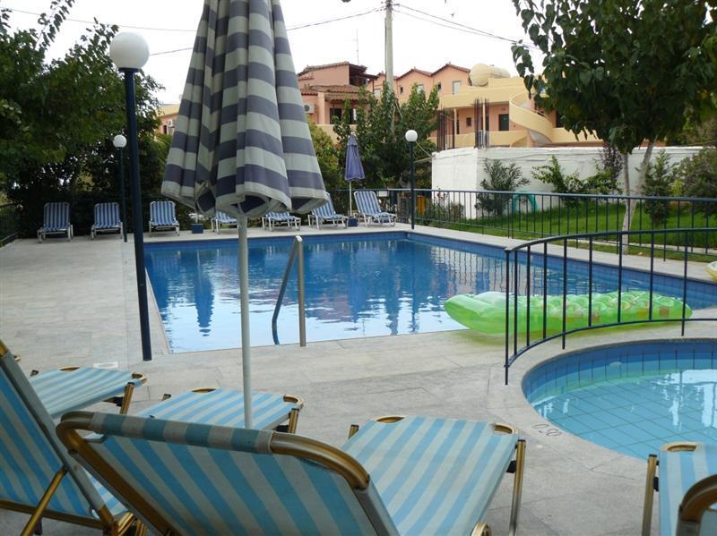 Leonidas Studios & Apartments Джорджополис Екстериор снимка