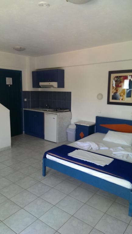 Leonidas Studios & Apartments Джорджополис Стая снимка