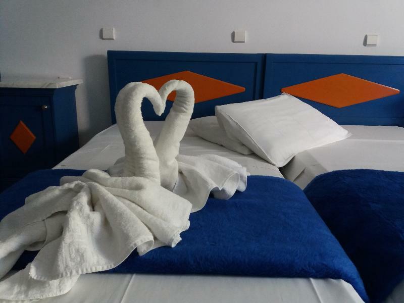 Leonidas Studios & Apartments Джорджополис Екстериор снимка